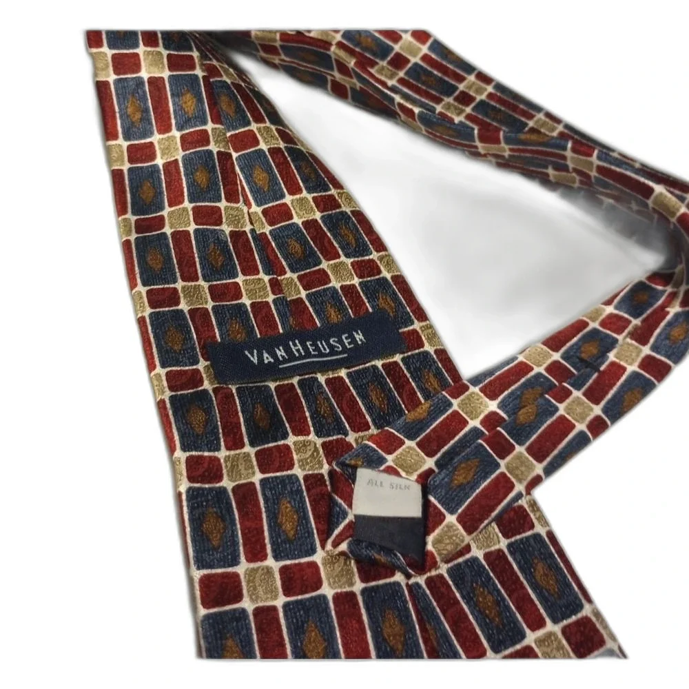 Van Heusen All Silk Made in the USA Men's Neck Tie 61‎ inches long